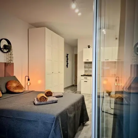 Karolina Apartaments, Karoliny Apartament 1 Center * 卡托维兹